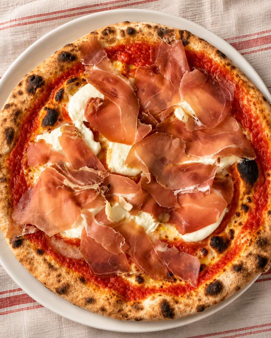 Pizza con prosciutto crudo e mozzarella del Ristorante Al Sole